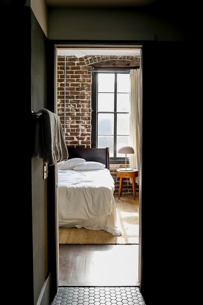 The Grant By Black Swan Savannah Chambre photo